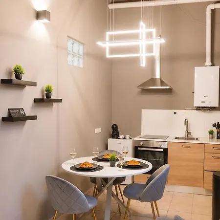 Casa Con Ingresso Indipendente *